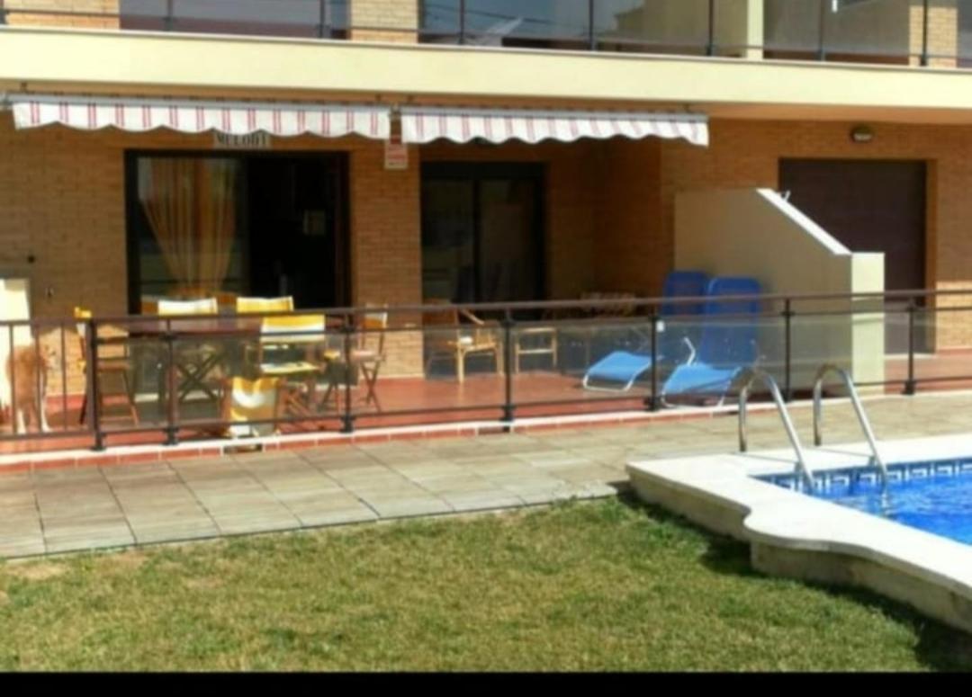 Apartamento Con Terraza Y Acceso Directo A La Piscina Y A 50 M De La Playa Miami Playa Cameră foto